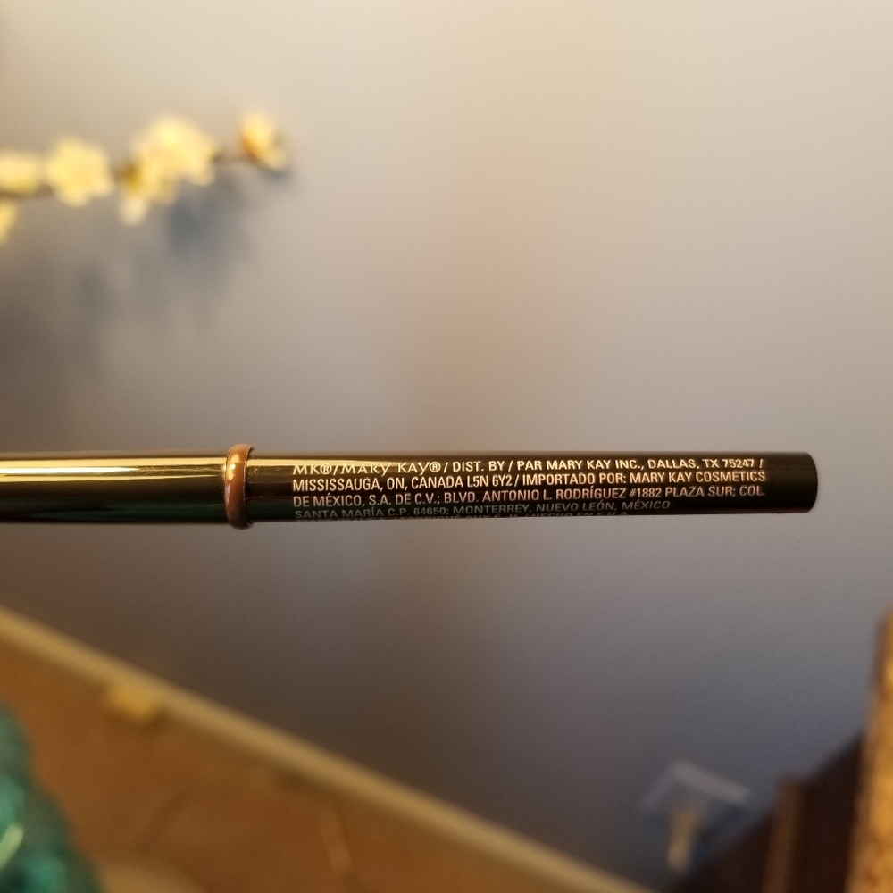 Dark Chocolate: Lip Liner by Mary Kay - Picture 3 of 5